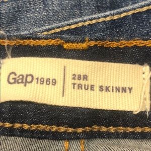 Gap 1969 True Skinny Jeans